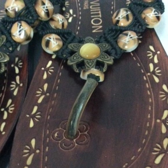 🌟🌸HOST PICK 🌟🌸 NWOT Louis Vuitton Sandals Thong Sandals US Size 9 - Picture 3 of 6